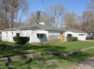 211 Helmar Ct, Benton Harbor, MI 49022