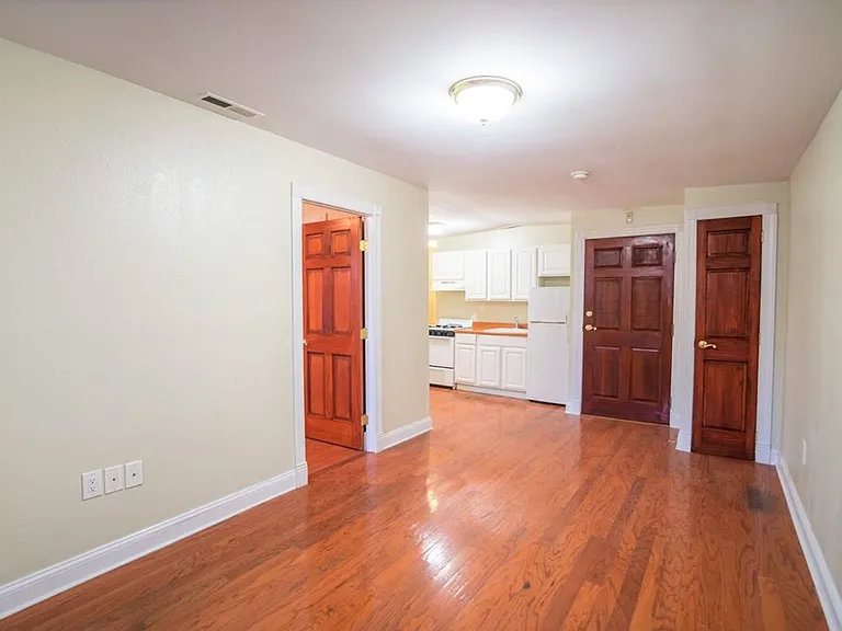 1124 E Passyunk Ave — Photo 35