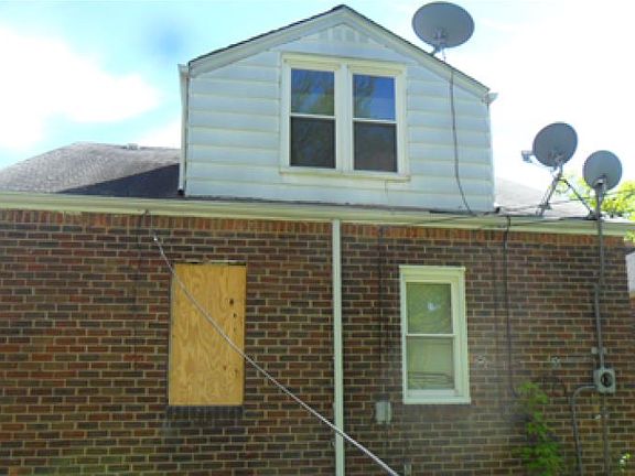 2nd image of 15597 Eastwood St