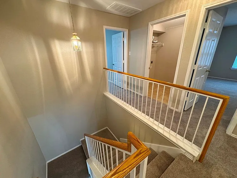 544 Hogan — Photo 33