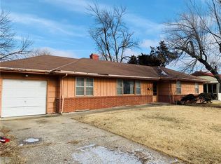 2900 E 55th St, Kansas City, MO 64130