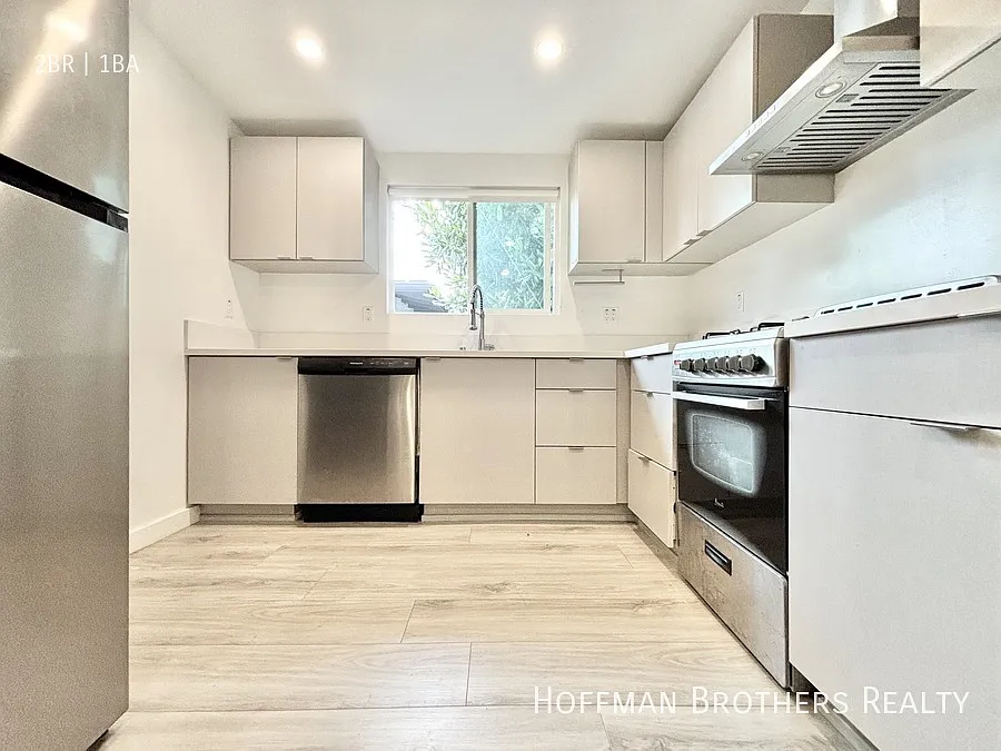 1570 Yosemite Dr Los Angeles, CA 90041 — Photo 2