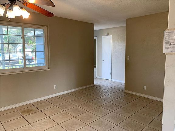 3rd image of 1712 Valencia Ave