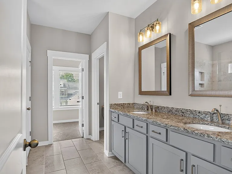 4787 Wellesley Dr — Photo 32
