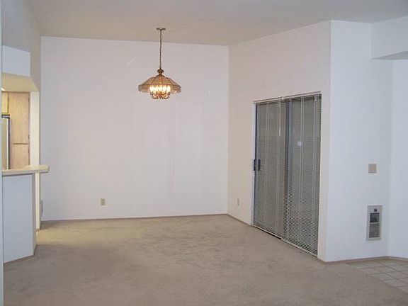 2nd image of 1276 Bellevue Way NE