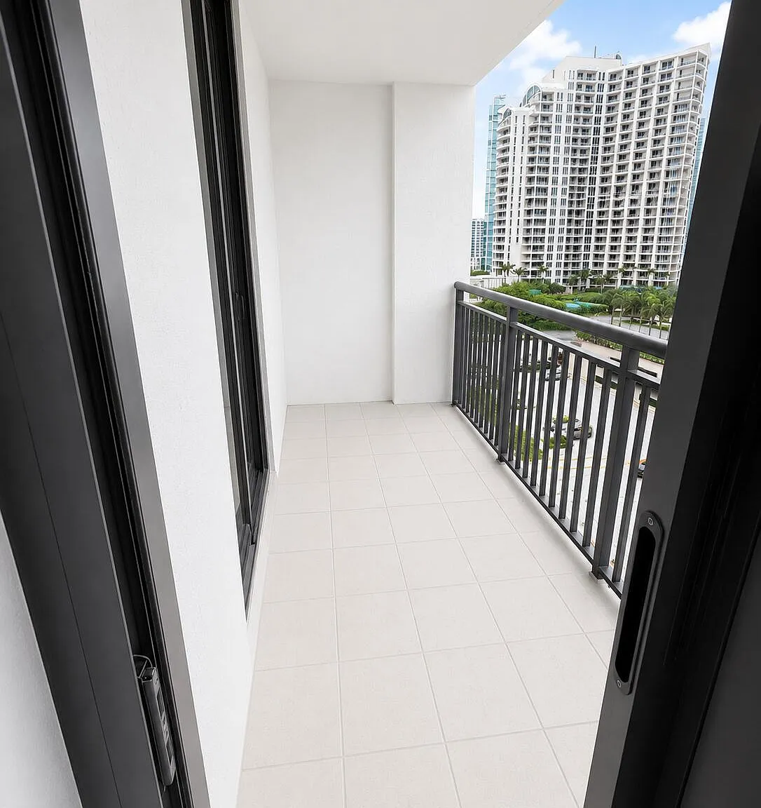 1 bed, 1.0 bath, 640 sqft, $3,000 — Photo 1