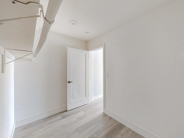 953 1/2 N Mariposa Ave #1/2 — Photo 18