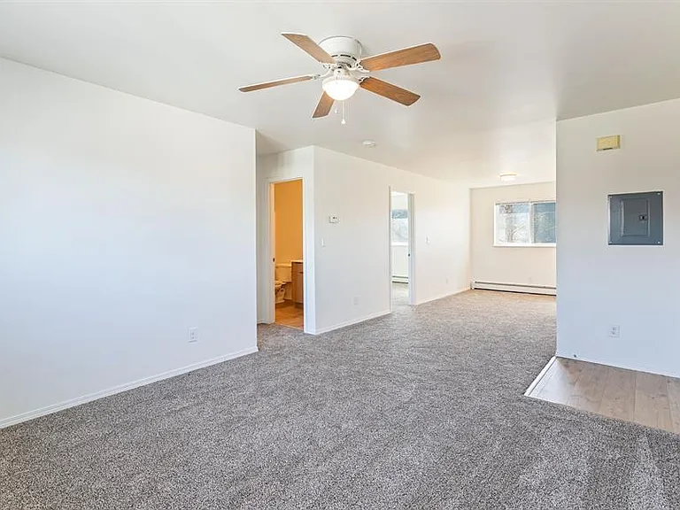 North Russell Apts-1650 N Russell — Photo 42