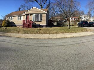 7 Barnold St, West Warwick, RI 02893