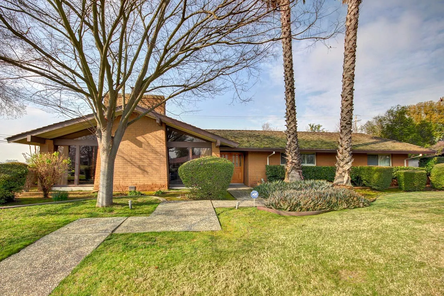 44016 S El Macero Dr photo 1