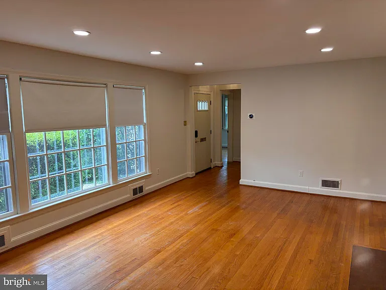 5602 Pollard Rd — Photo 3