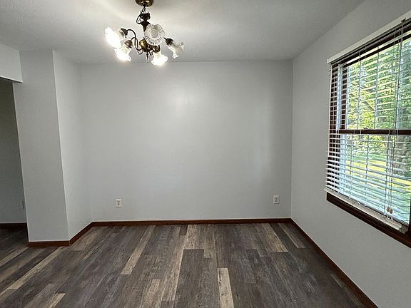 4th image of 8659 Groveside Dr