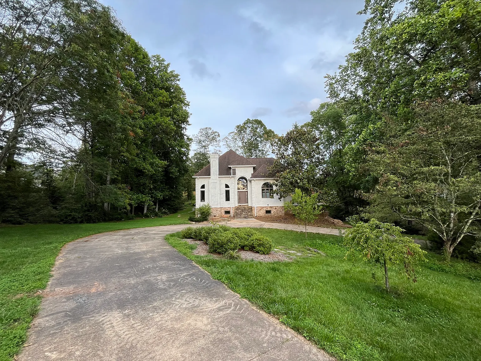 332 Racquet Club Rd — Photo 1