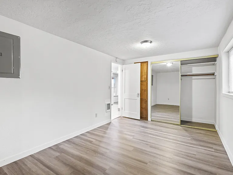 4326 NE Maywood Pl — Photo 11