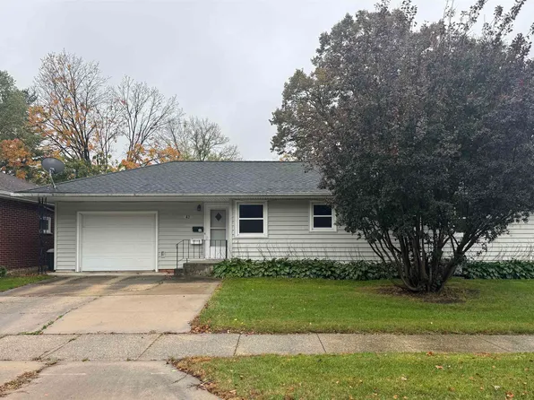 1437 3rd St SE, Mason City, IA 50401