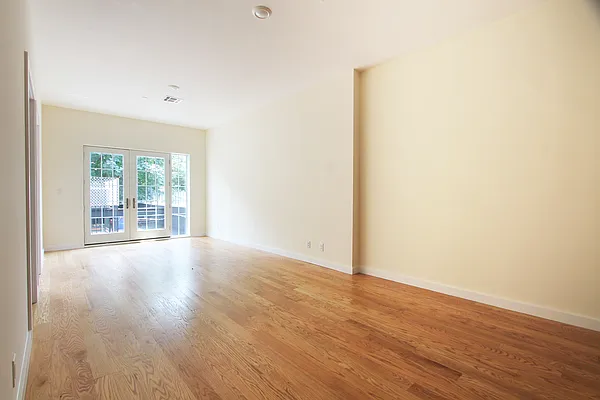 Rented by Compass | media 7