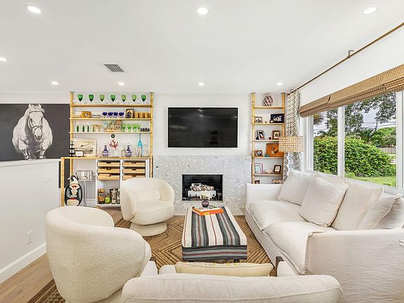 4th image of 252 Forest Hill Boulevard