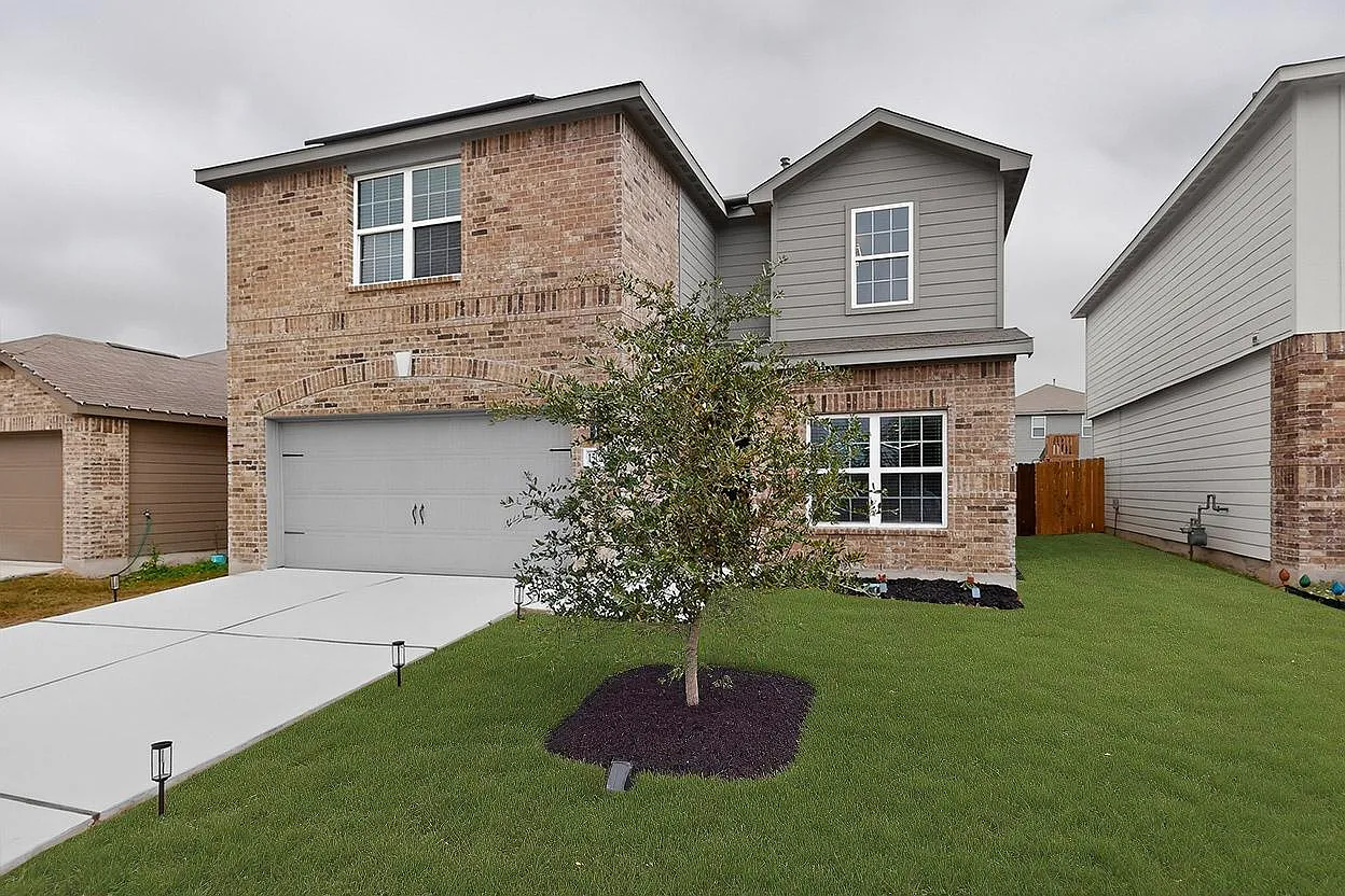 5 bed, 2540 sqft, $2,095 — Photo 1