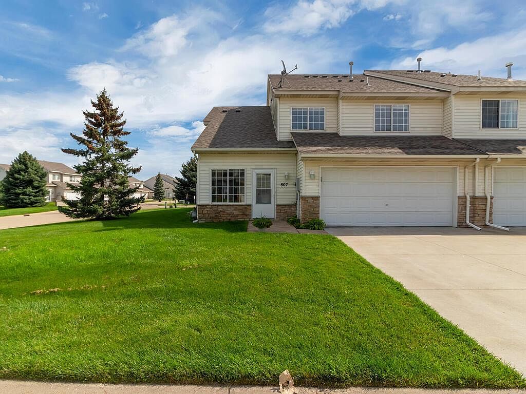 807 Ferdinand Dr, Shakopee, MN 55379 Zillow