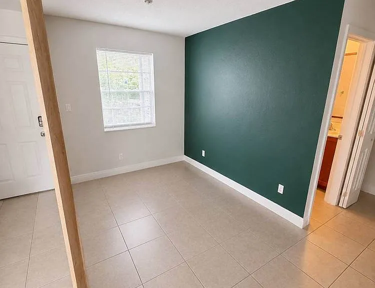 4251 NW 5th St #125 — Photo 2