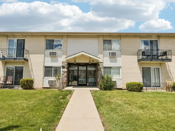 8924 Kenneth Dr #101A, Des Plaines, IL 60016