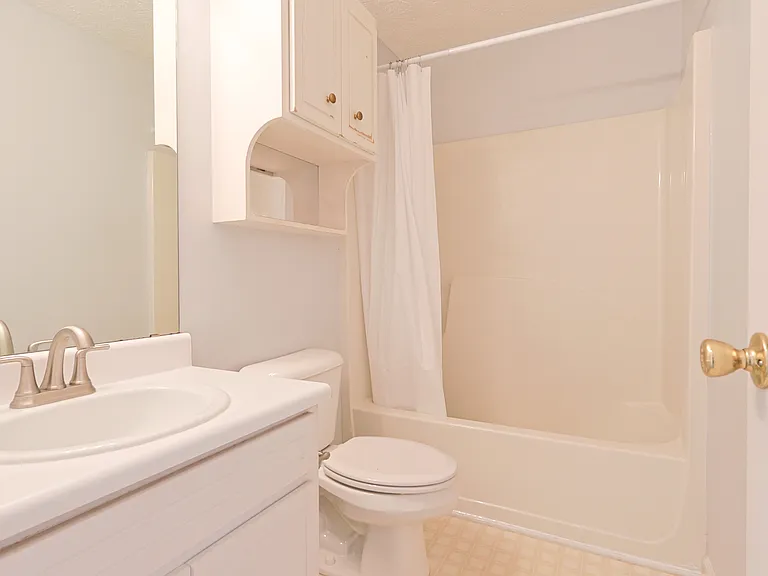 40 Harbour Lake Dr — Photo 29