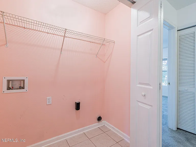 1630 Vineland Cir #B — Photo 24