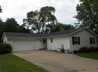1120 Arndt Ct, Fort Atkinson, WI 53538