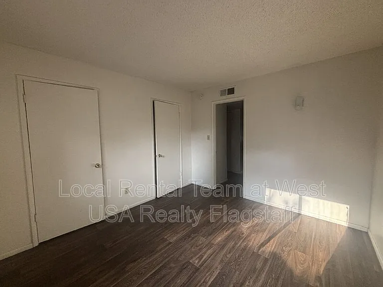 2219 E Dortha Ave #5 — Photo 10