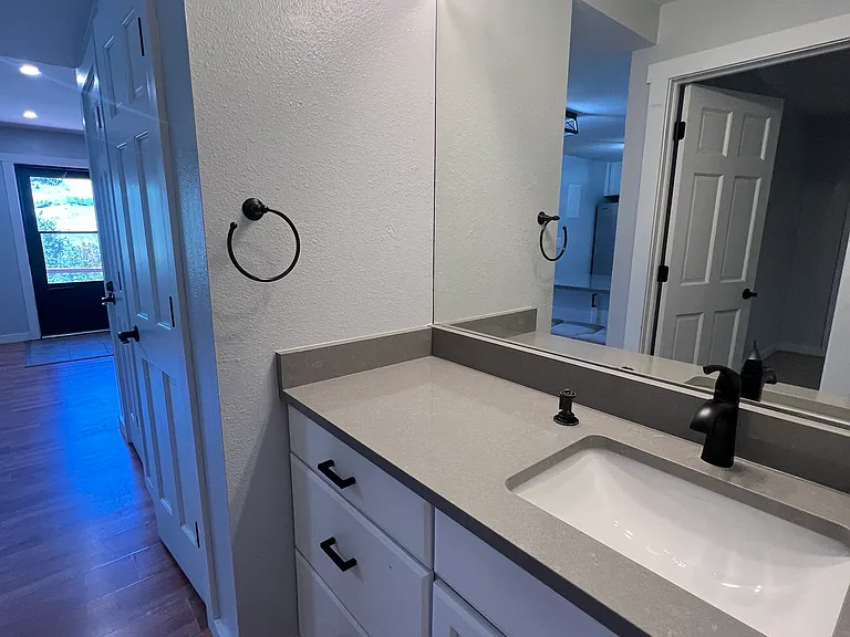 130 Evergreen Rd #B104 — Photo 23