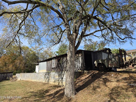 4th image of 385 Shelton Rd