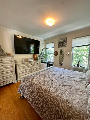 Rented by Compass | media 22