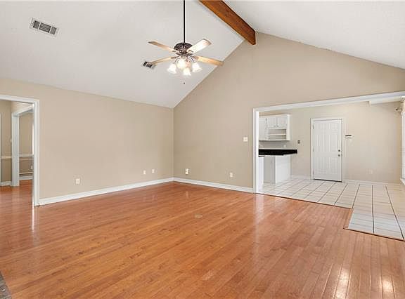 5th image of 1225 Sycamore Pl