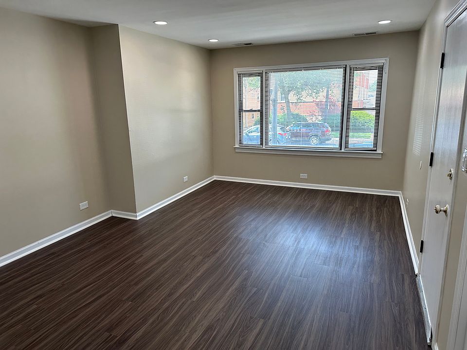 1st image of 6243 W Montrose Ave APT 1