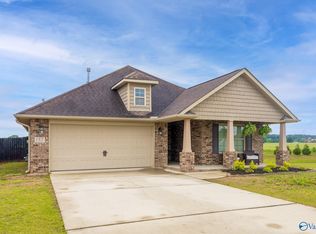 137 Olde Dogwood Trl, Decatur, AL 35603
