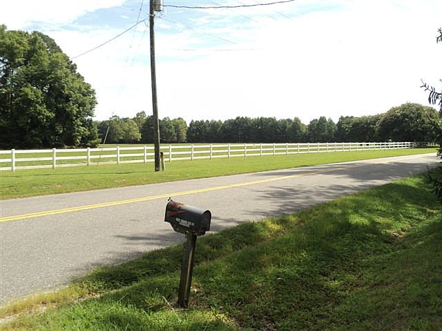 2nd image of 1844 Little Bay Rd