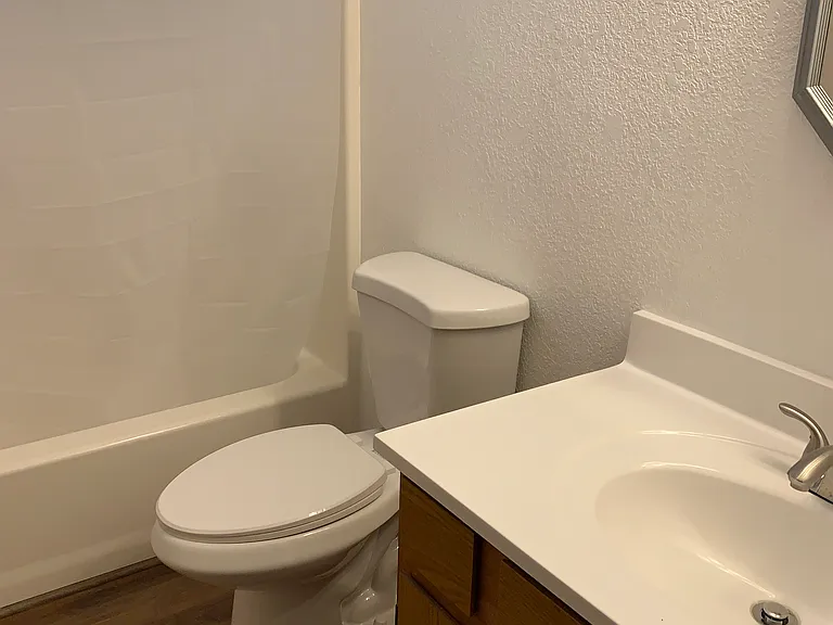 585 Sunset Ln — Photo 9