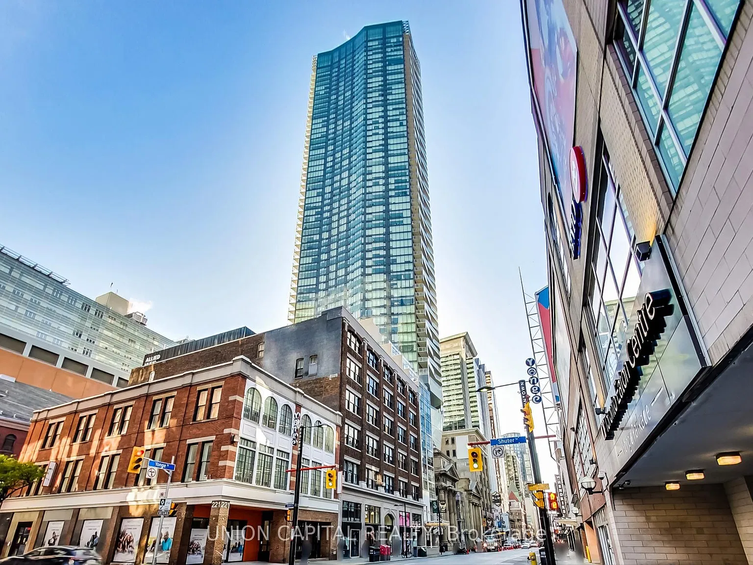 197 Yonge St — Photo 4