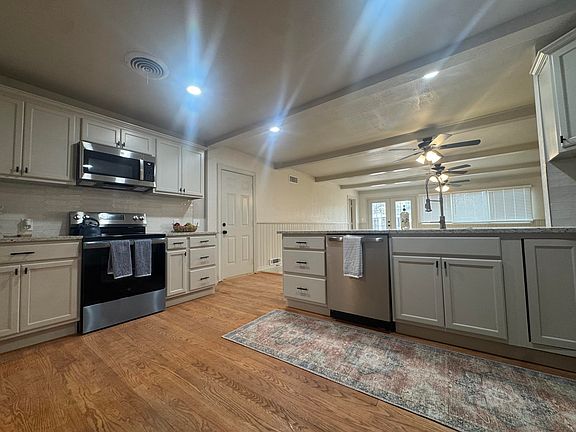 2nd image of 3110 30th St