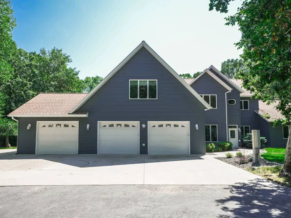 802 Washington Ave, Devils Lake, ND 58301