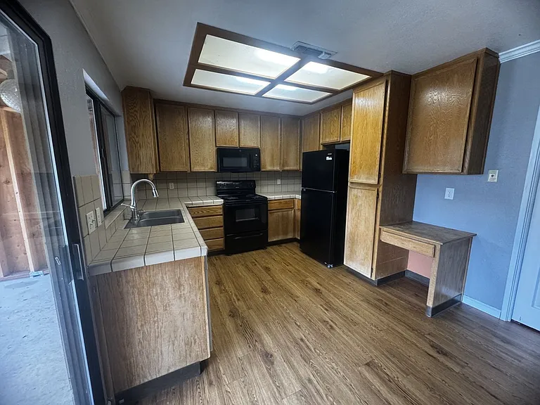 861 Cloverland Way — Photo 4