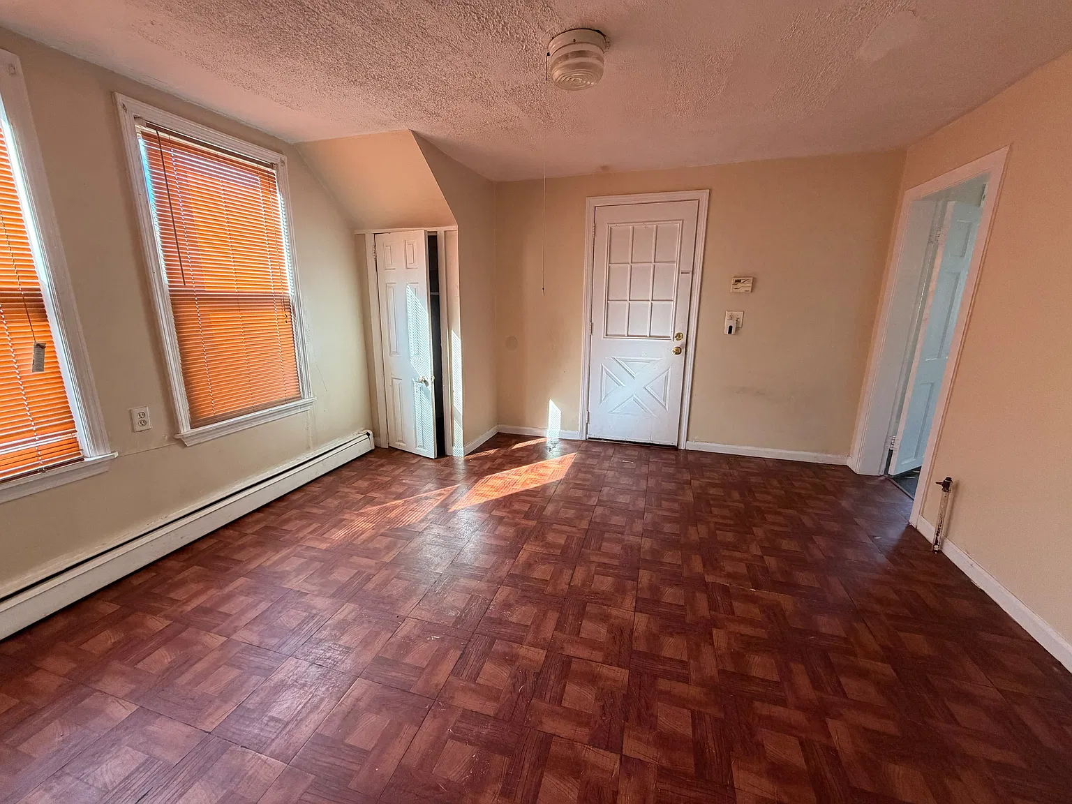 3 bed, $1,575 — Photo 4