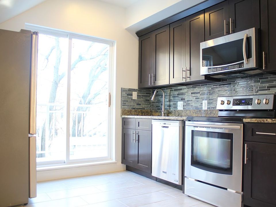 1st image of 1023-25 Wallace St