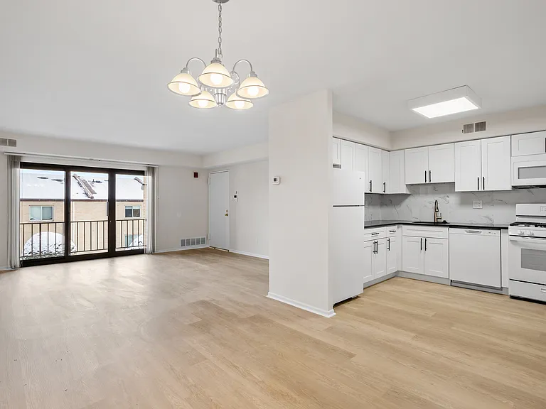 Ambassador Apartments — Photo 62