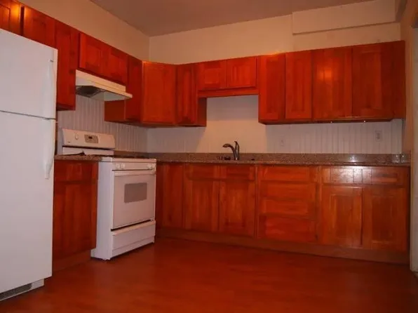 3615 S G St #A, Tacoma, WA 98418