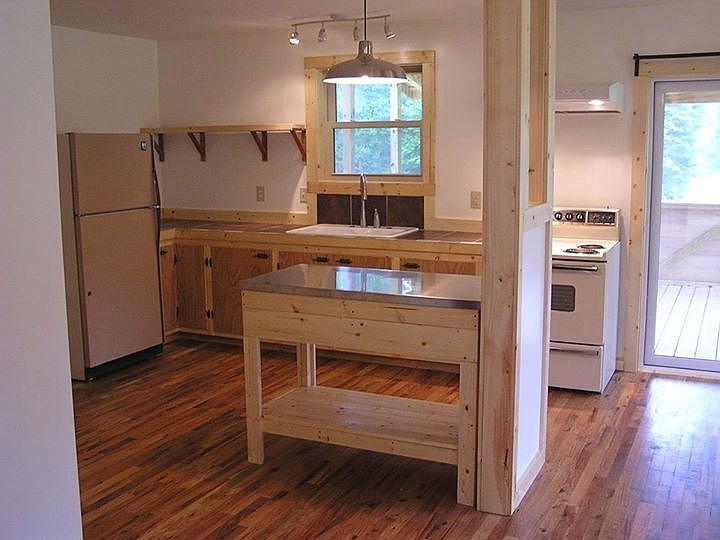 island and kitchen