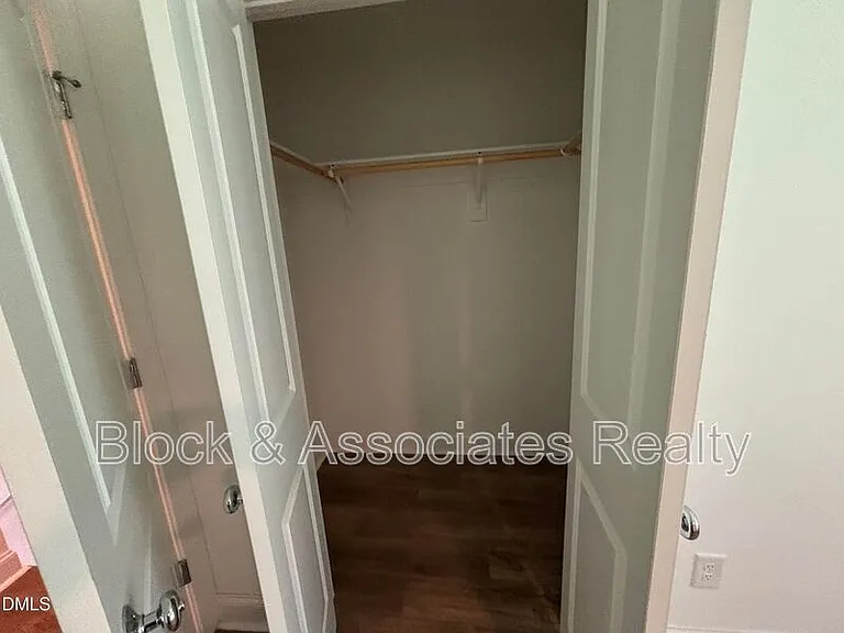 5710 Parker Pines Ct — Photo 45