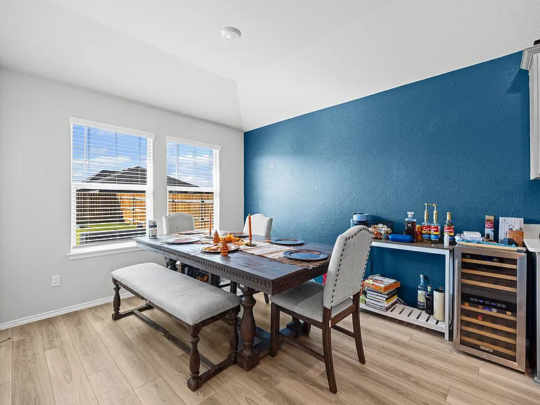7203 Gilbert Dr — Photo 6