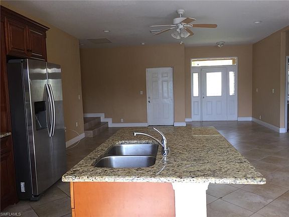 4th image of 1520 SE 15th Pl