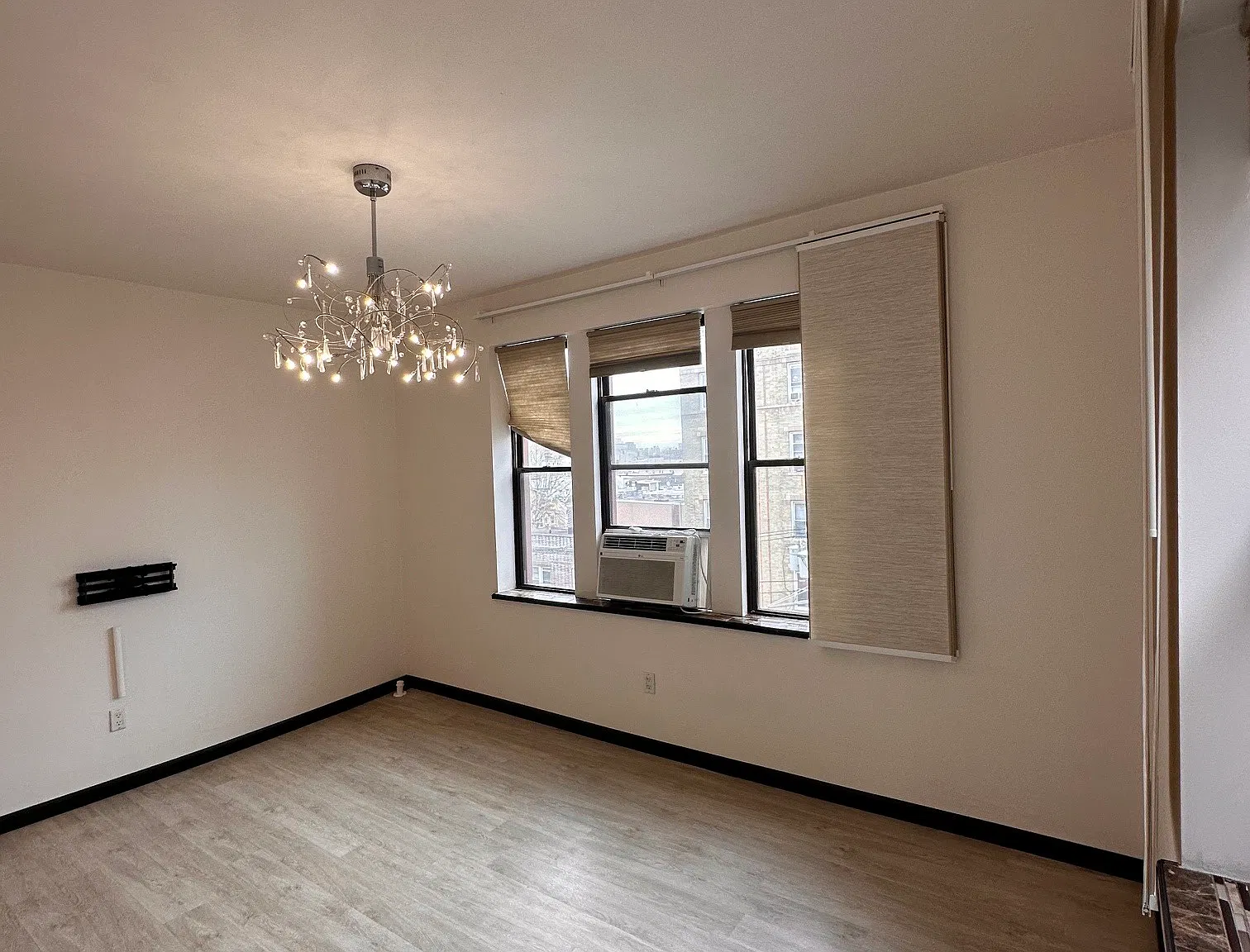 6601 Broadway - D7 — Photo 3